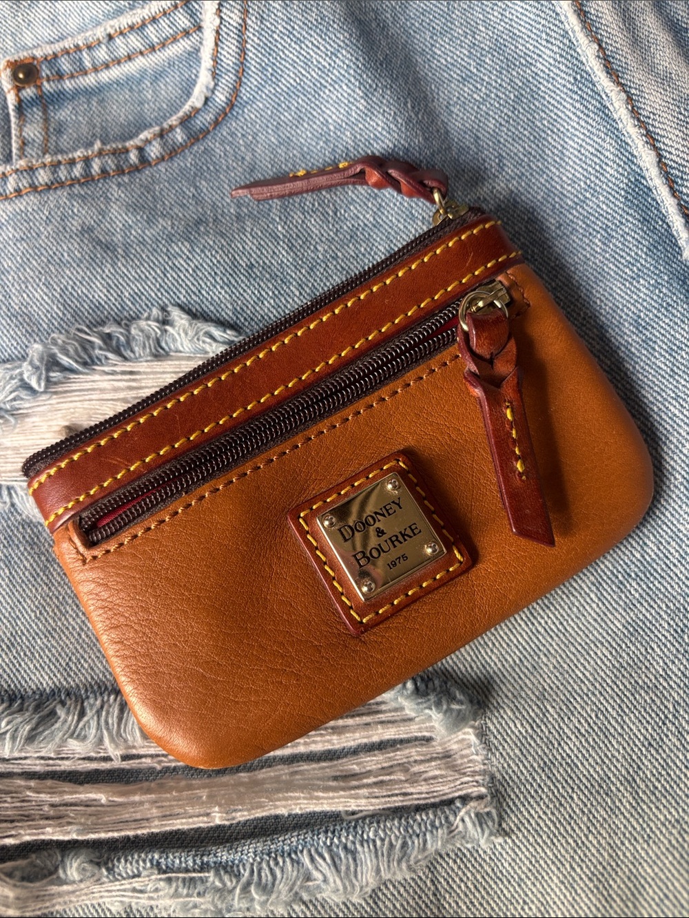 ❤️… Dooney & Bourke Tan Leather Keychain Pouch Florentine NWOT